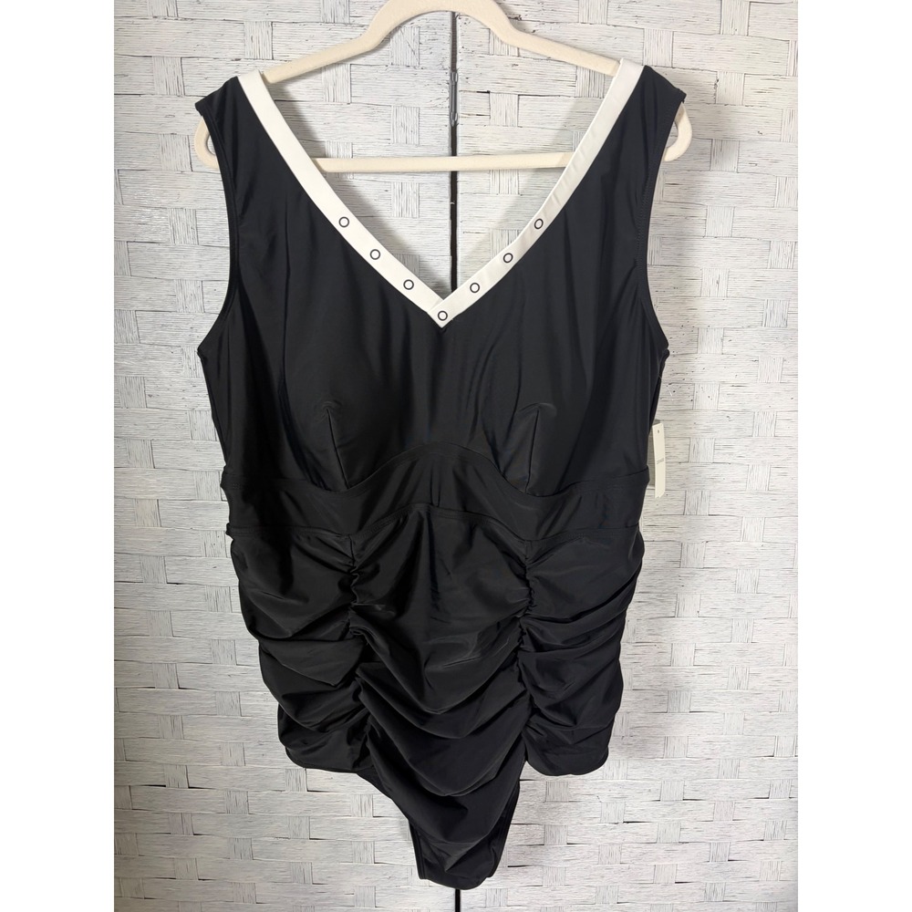 Curvagile Womsns One Piece Swimsuit Black White Ruched V-Neck Grommet Plus Sz